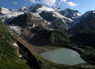 Ruta por la carretera de los tres puertos y glaciar Aletsch, en los Alpes Suizos