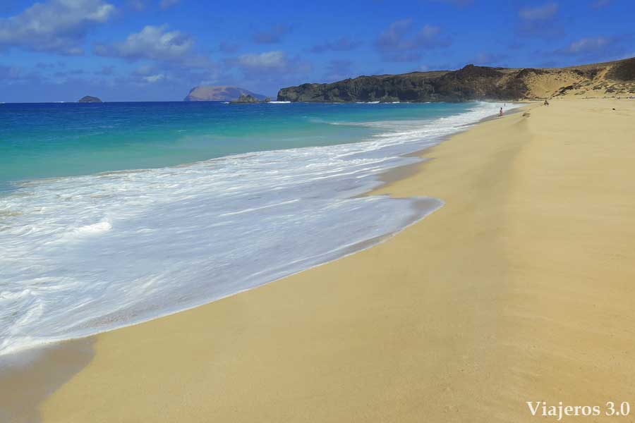 playa de las Conchas en la isla de La Graciosa, viajar en invierno