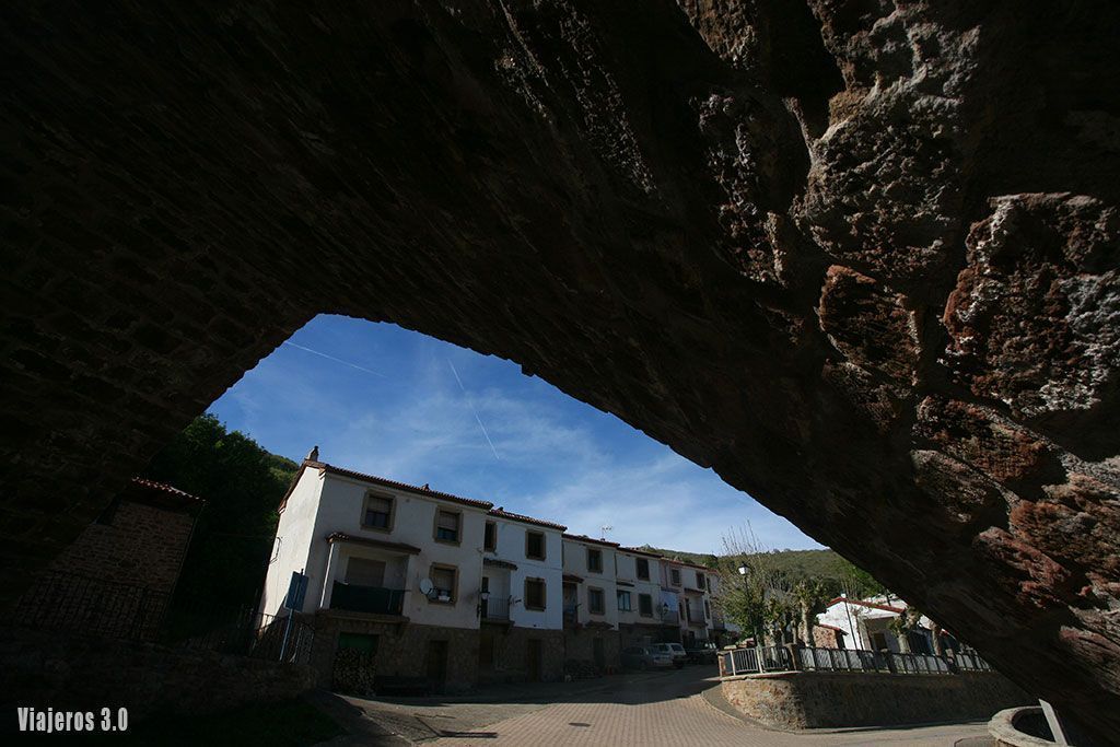 Puente de Suso en Mansilla, ruta por las 7 Villas