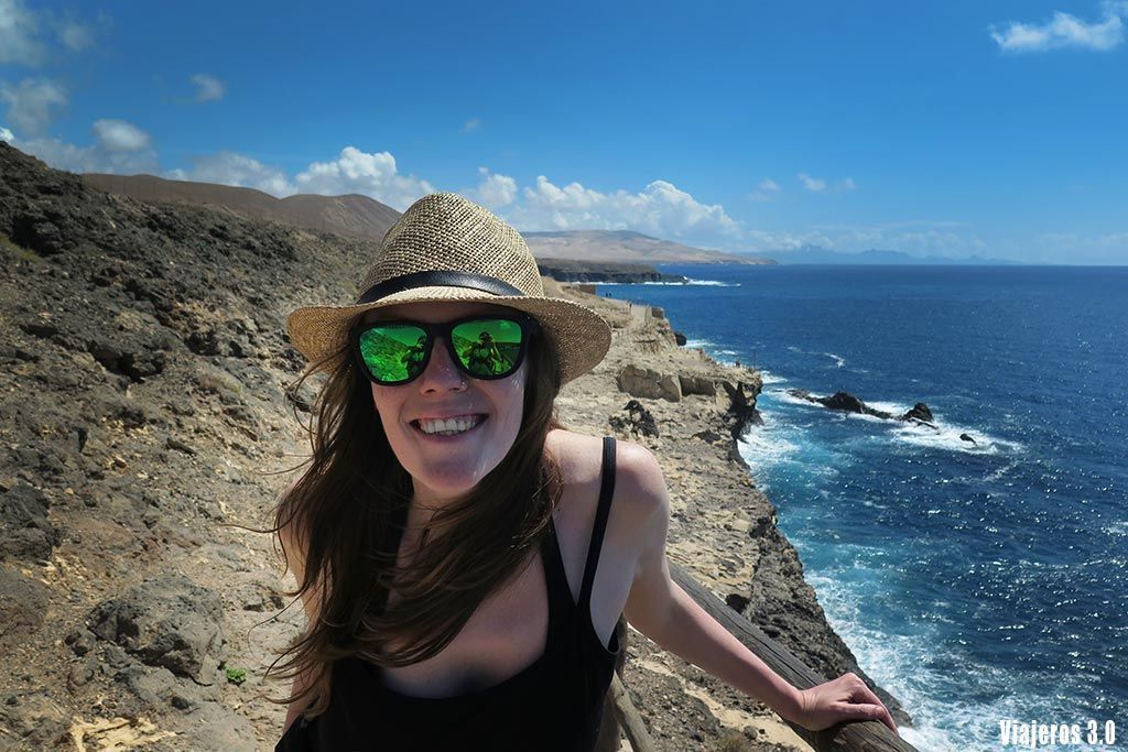 Rebeca Serna de Viajeros 3.0 en las mejores playas de Fuerteventura