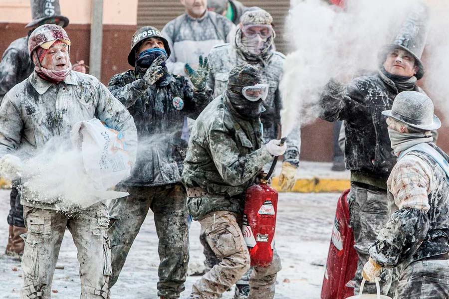 Batalla de harina, Els Enfarinats en Ibi