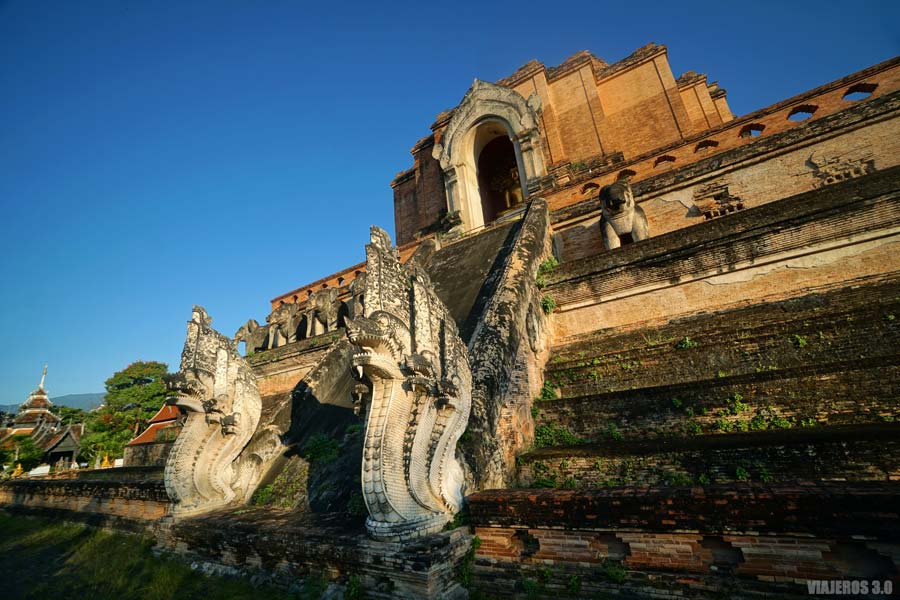 Wat Chedi Luang, templos budistas en Chiang Mai.