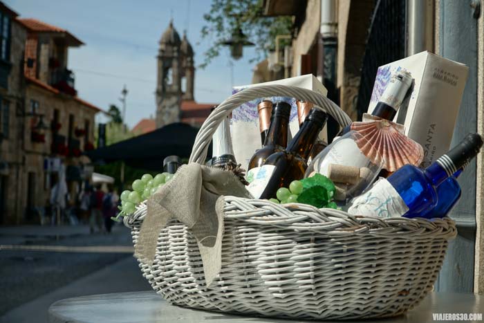 Cambados, la capital del vino AlbariƱo.