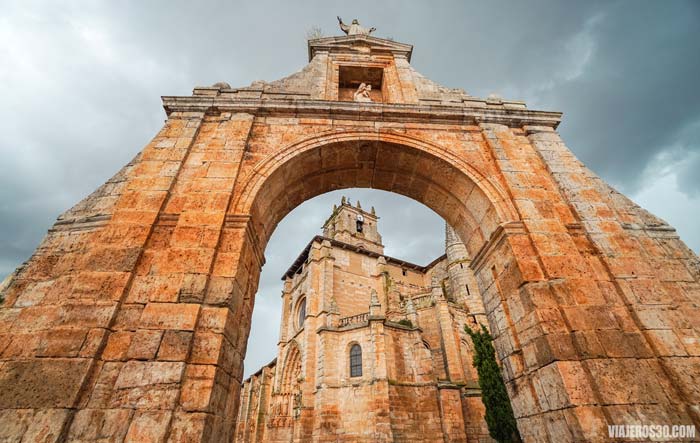 Colegiata de Santa María la Real de Sasamón, Burgos