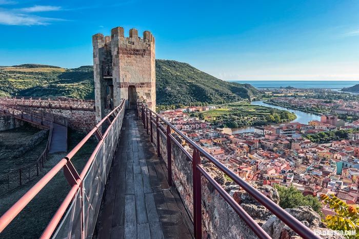Castillo de Bosa: lo mejor que visitar en Cerdeña