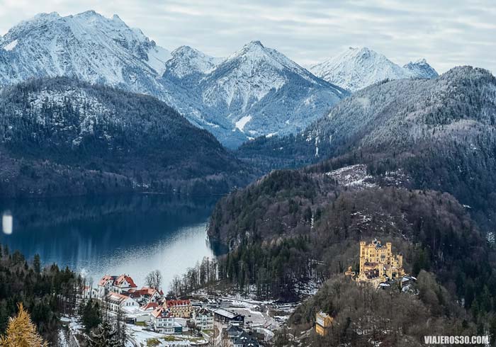 Hohenschwangau en los Alpes Bávaros.