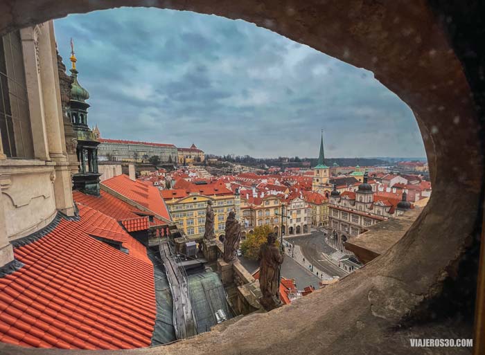 Mirador de la iglesia de San Nicolás en Praga.