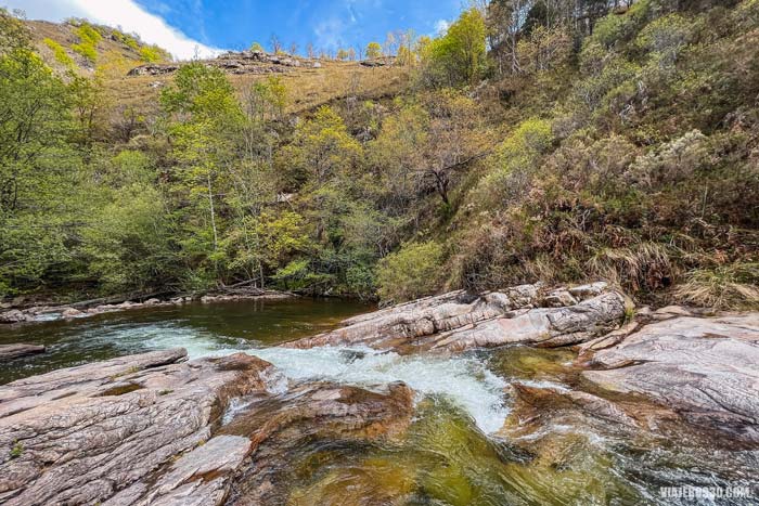 Pozas naturales cerca de Bárcena Mayor.