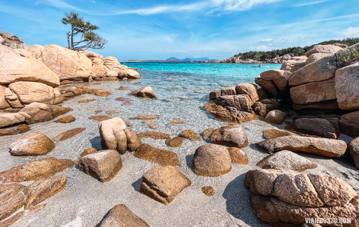 Cala Capriccioli, Cerdeña, Italia