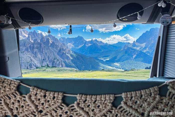 Vistas desde el aparcamiento camer de Tre Cime di Lavaredo.