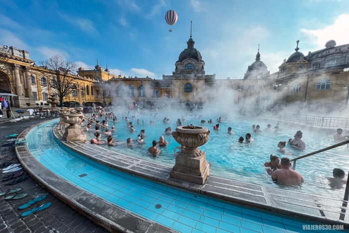El precioso balneario Széchenyi.
