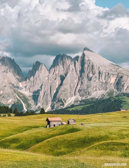 alpes de Siusi en Dolomitas