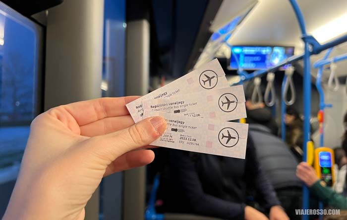 Tickets del autobús 100E del aeropuerto de Budapest.