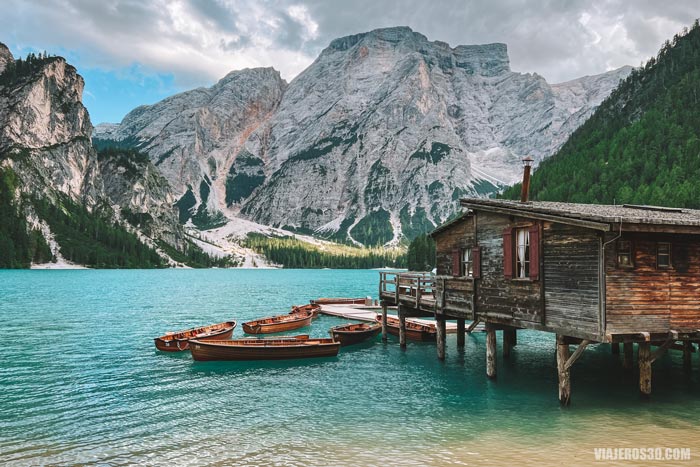 Embarcadero lago Dolomitas
