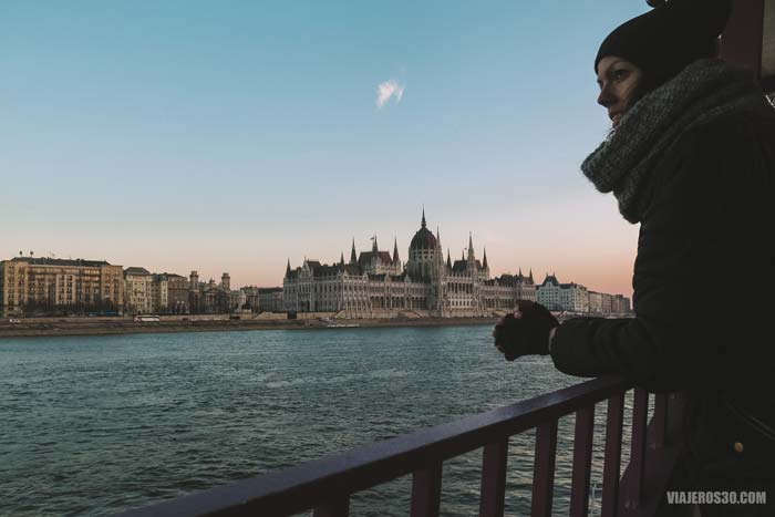 Paseo en barco al atardecer en Budapest