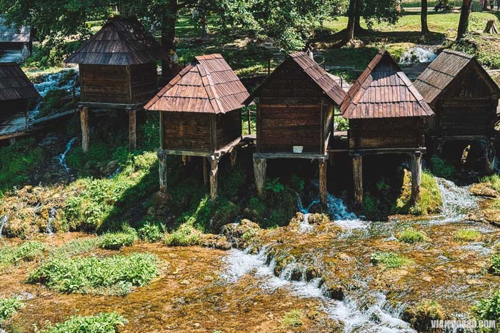 Molinos tradicionales en el lago Pliva, Bosnia