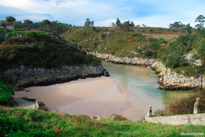 Playa de Guadamía en los Bufones de Pría.