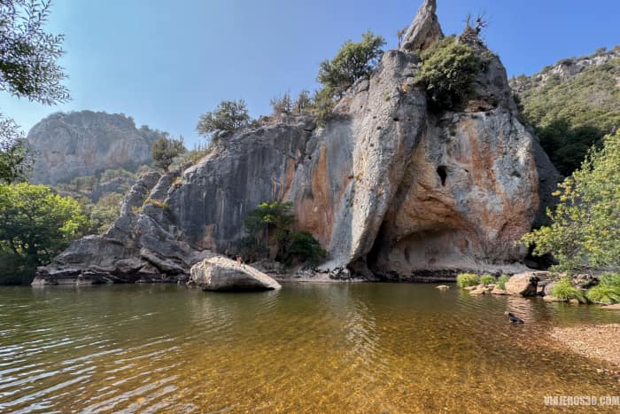 Fuente azul: piscina natural en la Comarca del Arlanza.
